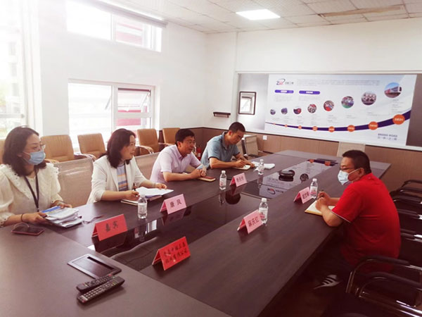 青岛高新区管委领导莅临公司参观考察